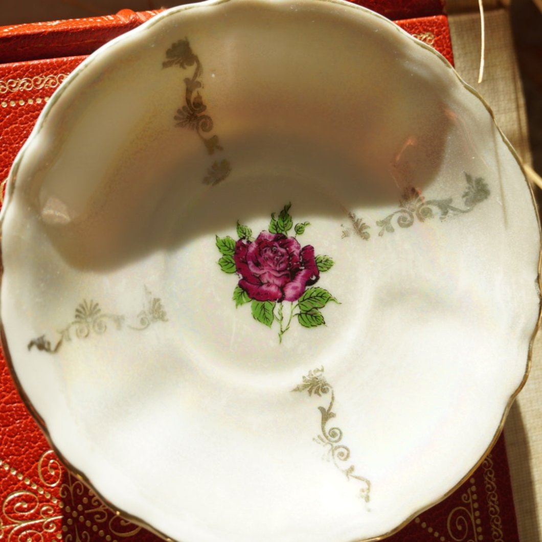 Service en porcelaine à thé ou à café italienne dorée et nacrée vintage
