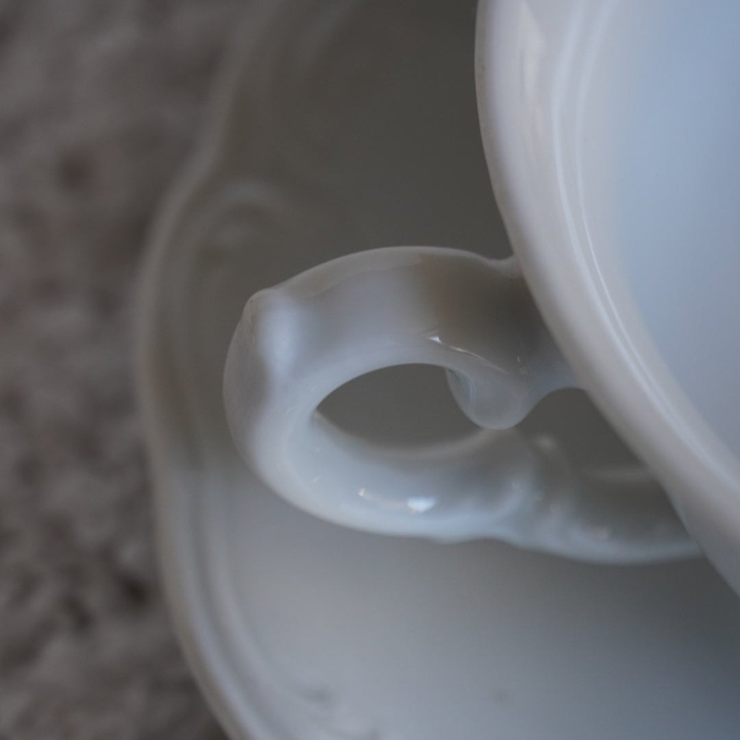 Tasse "Zofia" à deux anses en porcelaine allemande KPM Berlin