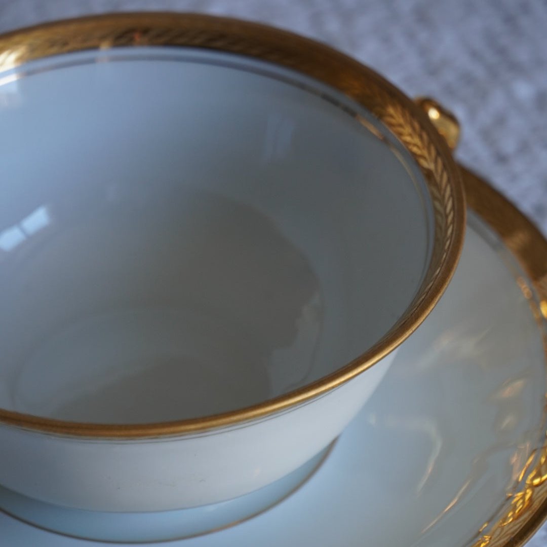 Tasse "Anastasie" trembleuse en porcelaine française