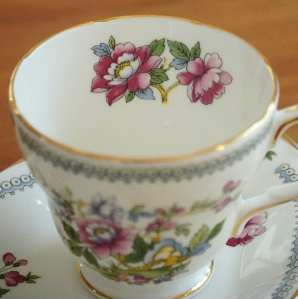 Tasse "Guillemette" en porcelaine anglaise Duchess modèle Nanking