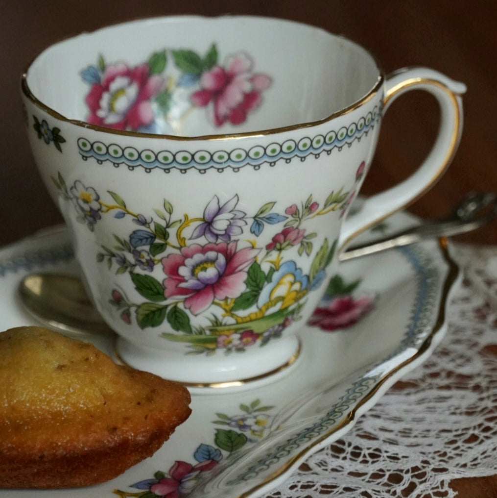 Tasse "Guillemette" en porcelaine anglaise Duchess modèle Nanking