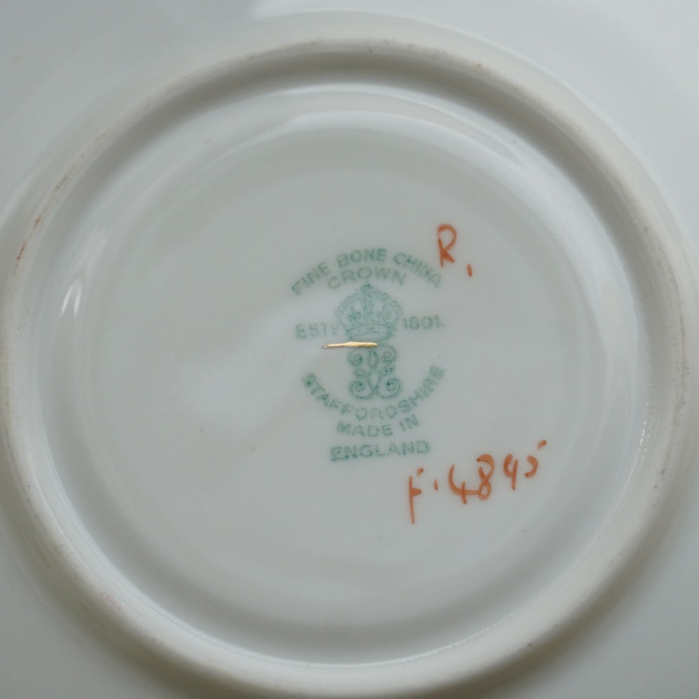 Service à thé "Merry" en porcelaine anglaise fleurie bleutée et dorée Crown Staffordshire