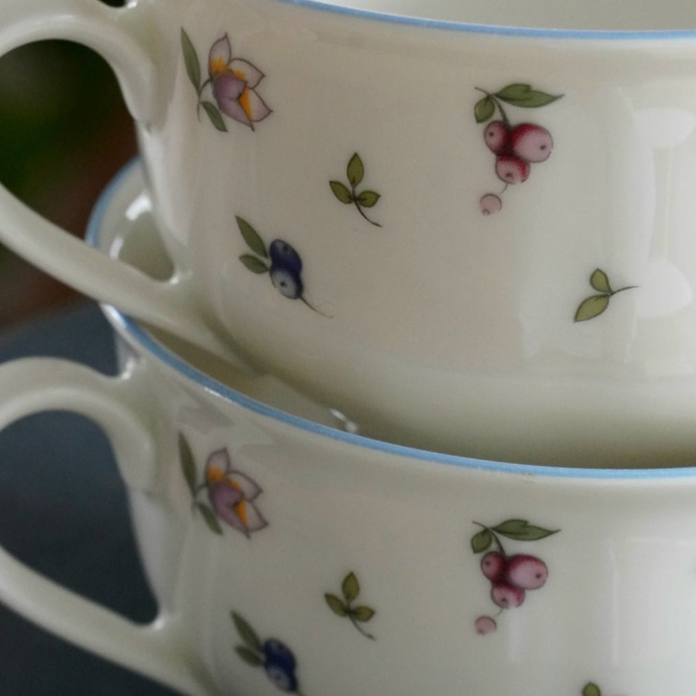 Tête à tête "Kutrun" de tasses à deux hanses en porcelaine allemande Winterling Bavaria
