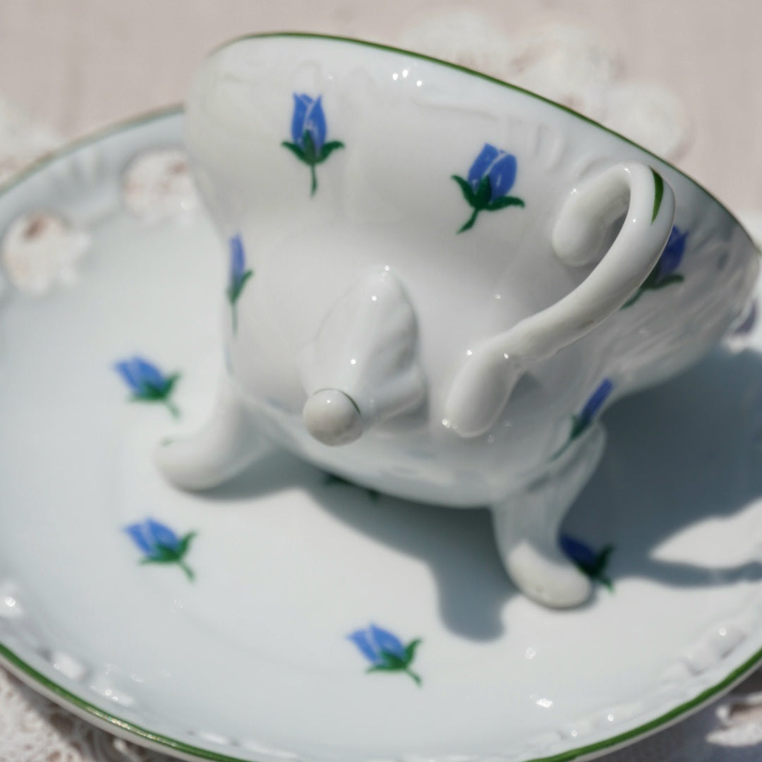 Tasse "Tulipe" à 3 pieds en porcelaine fleurie