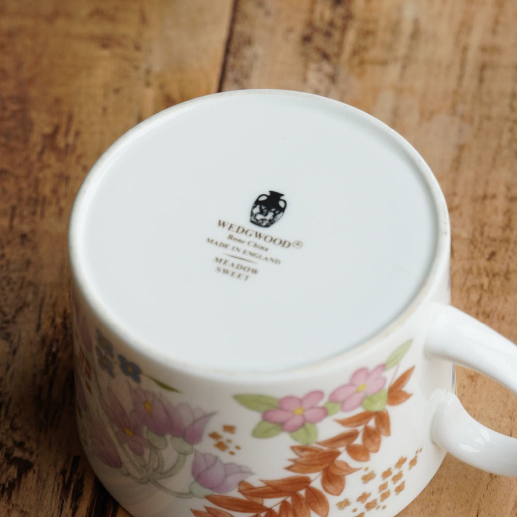 Petit service à thé ou à café "Sally" en porcelaine anglaise fleurie Wedgwood modèle Meadow Sweet