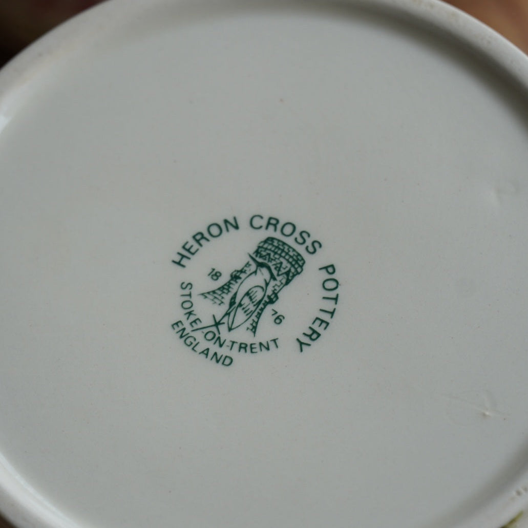 Pot à lait "Fern" en porcelaine anglaise dorée aux motifs fruités Heron Cross Pottery