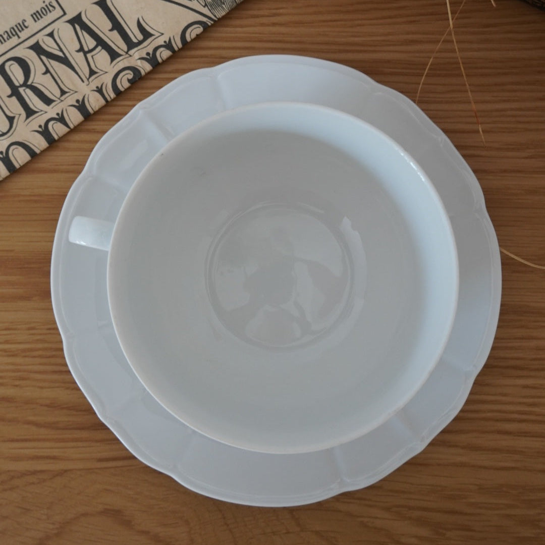 Grande tasse "Berthe" en porcelaine allemande bavaria fleurie