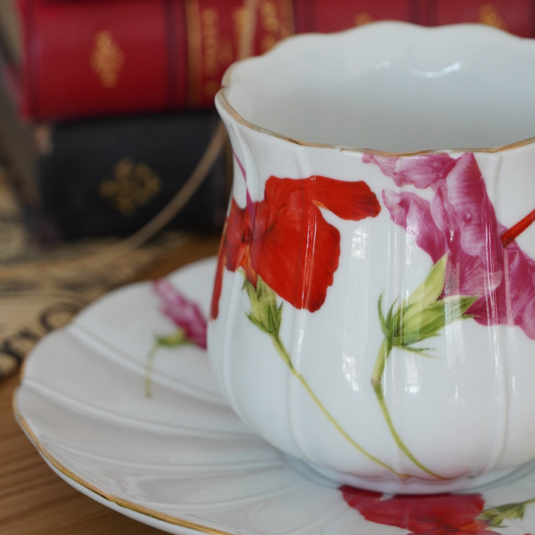 Tasse "Onélia" en porcelaine de Limoges fleurie