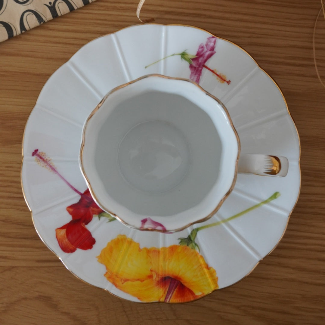 Tasse "Onélia" en porcelaine de Limoges fleurie