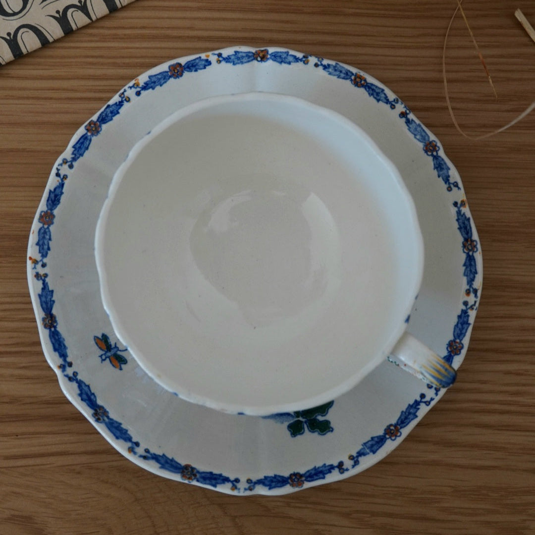 Tasse "Ednée" en faïence de gien fleurie
