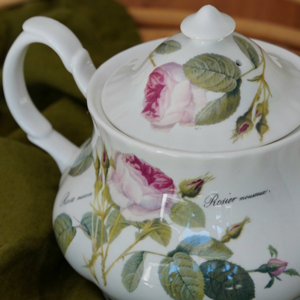 Théière "Avery" en porcelaine anglaise Roy Kirkham modèle "Redouté Roses"