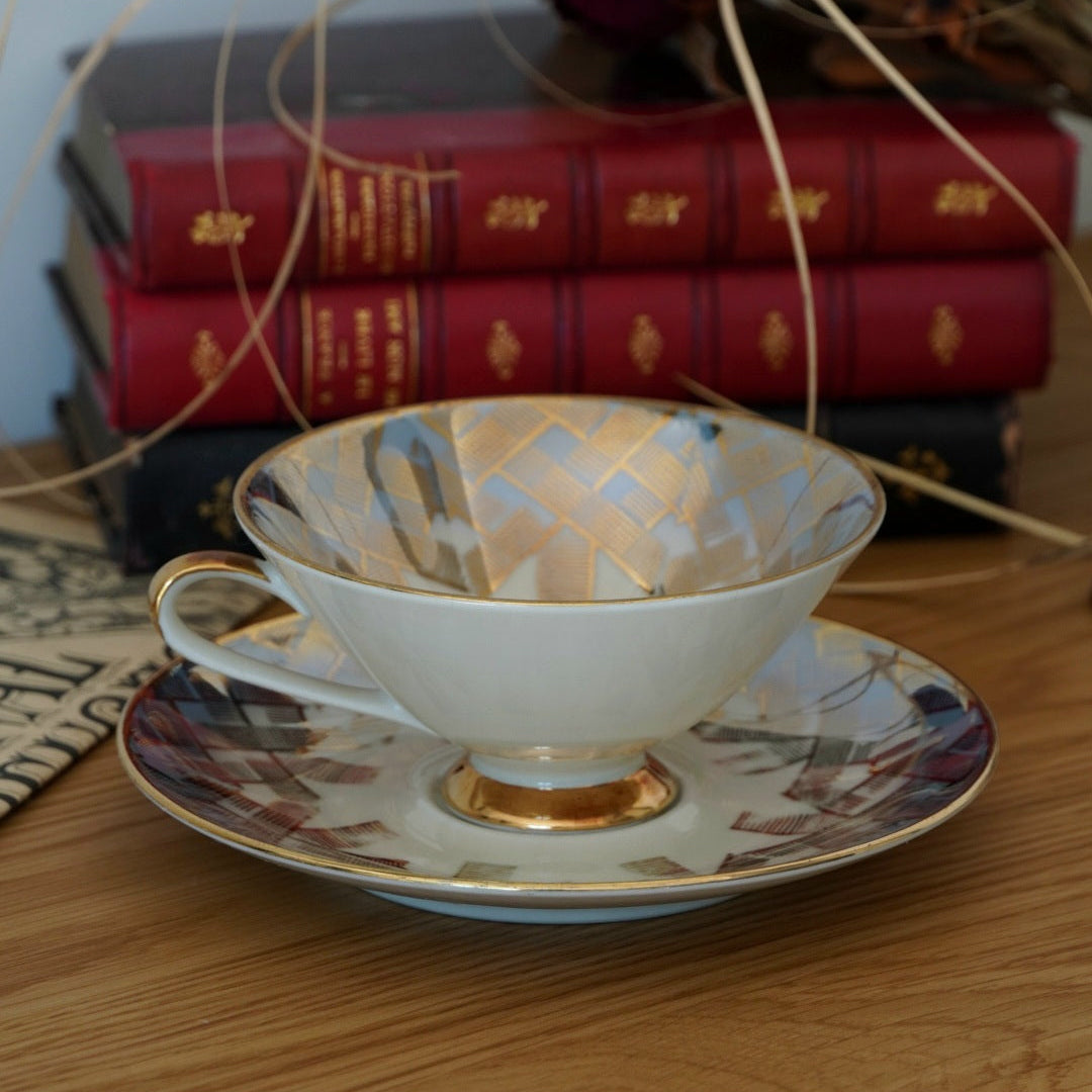 Tasse "Klara" en porcelaine bavaria dorée sur pied