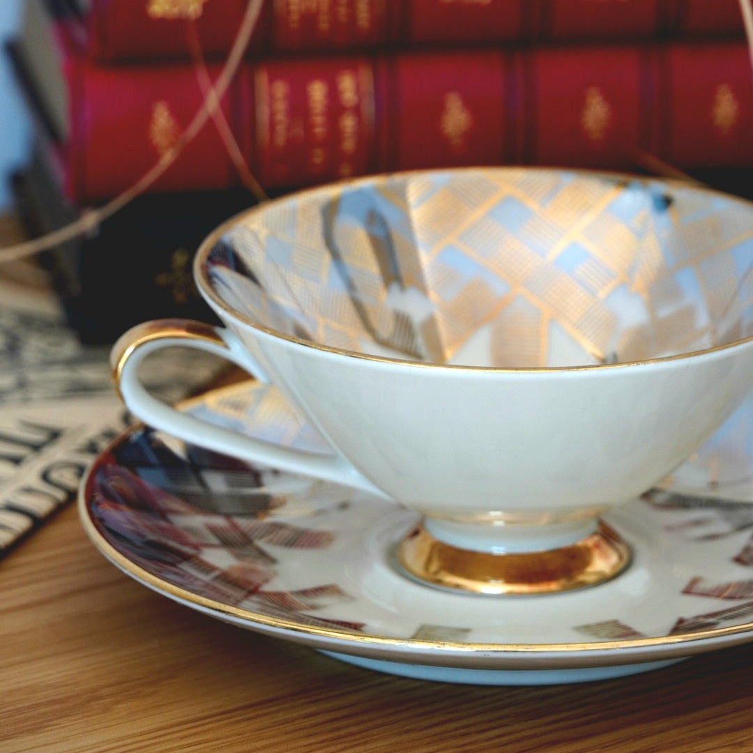 Tasse "Klara" en porcelaine bavaria dorée sur pied