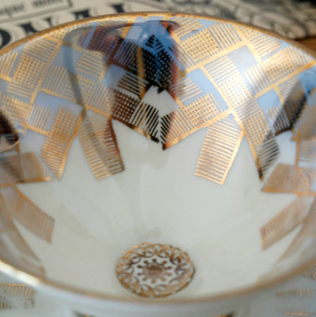 Tasse "Klara" en porcelaine bavaria dorée sur pied