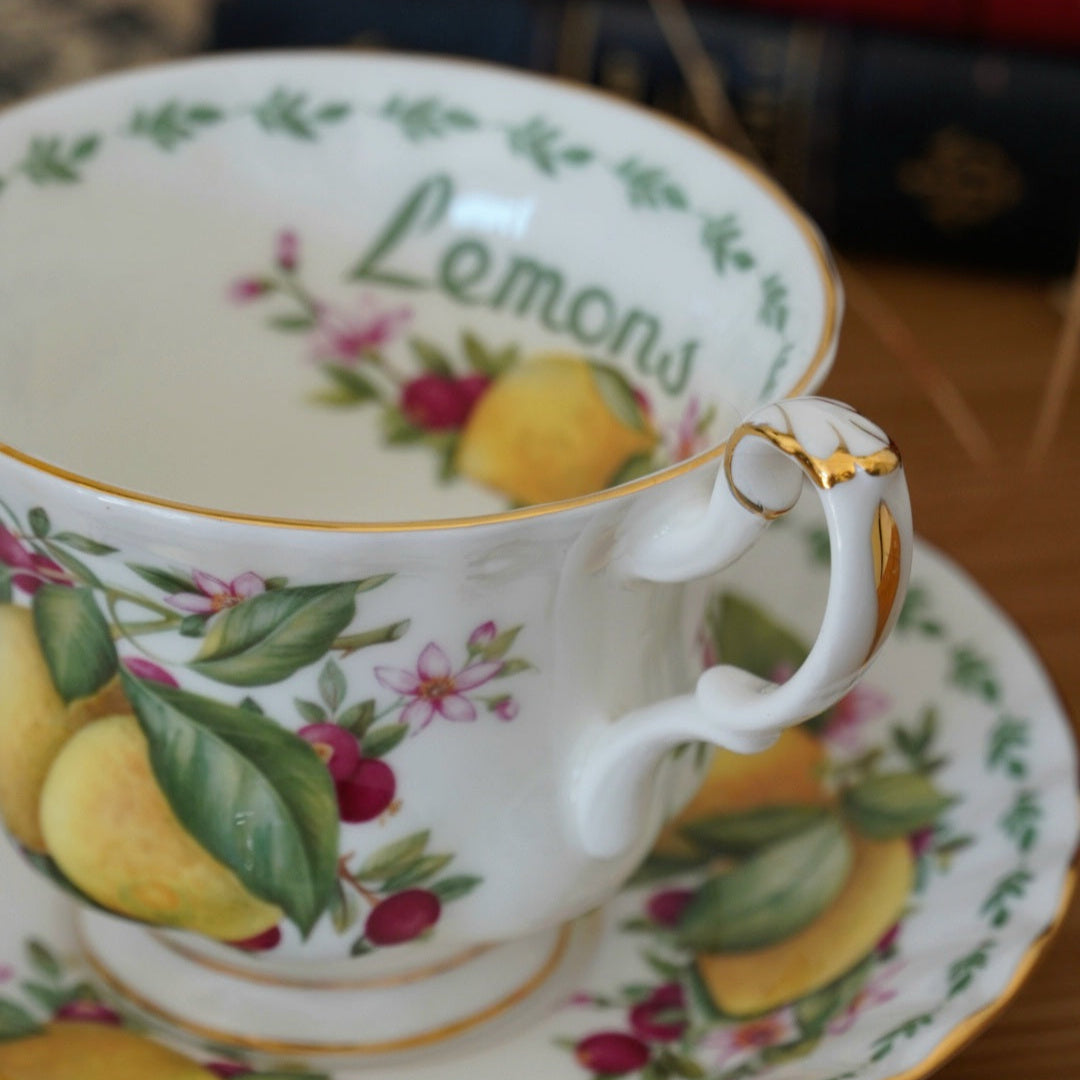 Tasse "Citrons" en porcelaine anglaise Royal Albert modèle "Covent Garden"