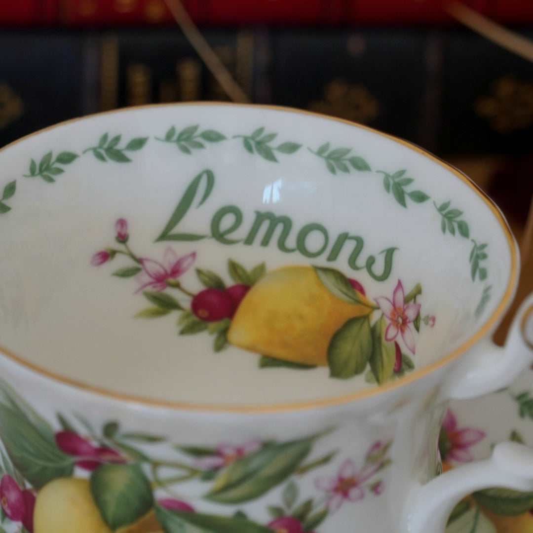 Tasse "Citrons" en porcelaine anglaise Royal Albert modèle "Covent Garden"