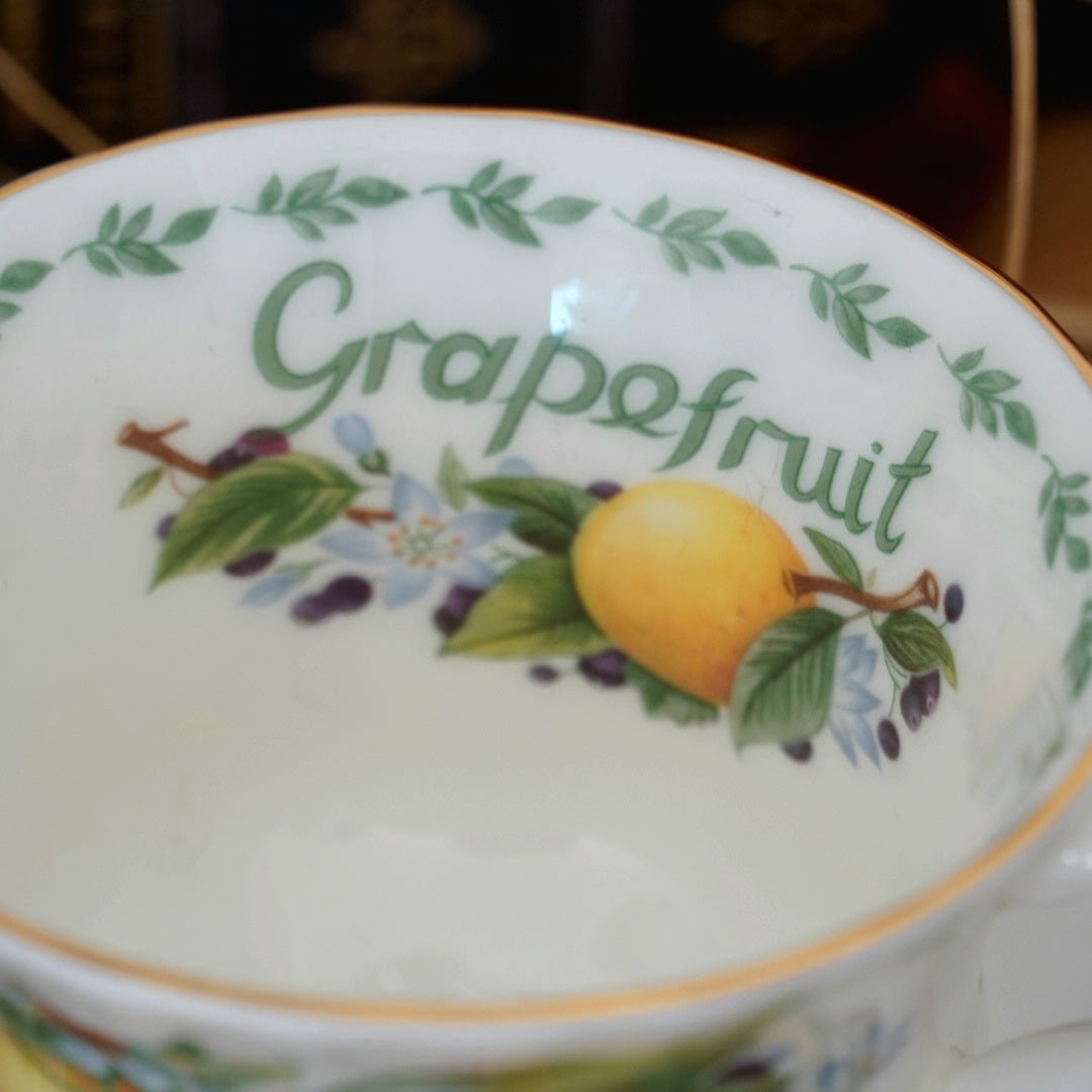 Tasse "Pamplemousses" en porcelaine anglaise Royal Albert modèle "Covent Garden"