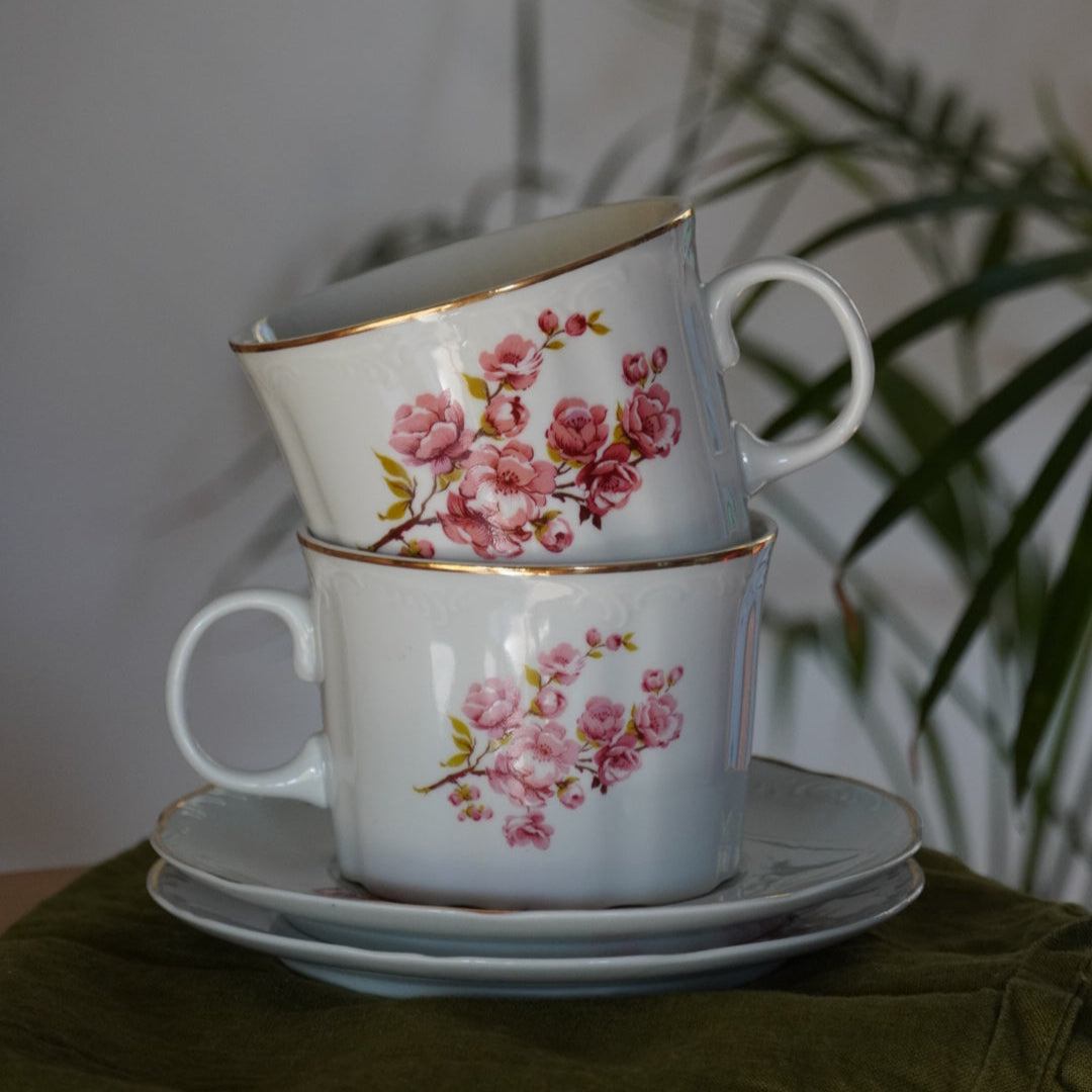 Tête-à-tête de tasses "Simona" en porcelaine ARPO fleuries et dorées