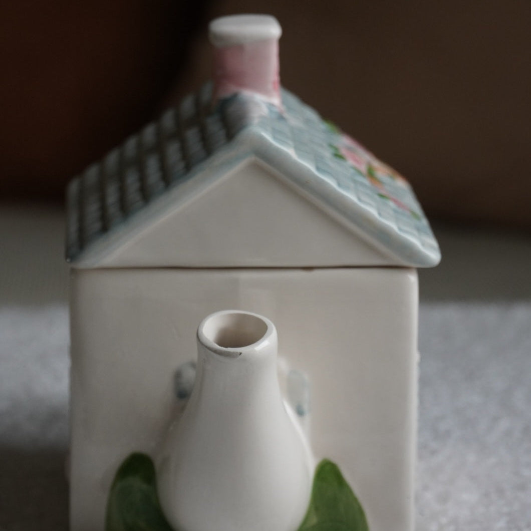 Théière "Isadora" en forme de maison en céramique peinte à la main