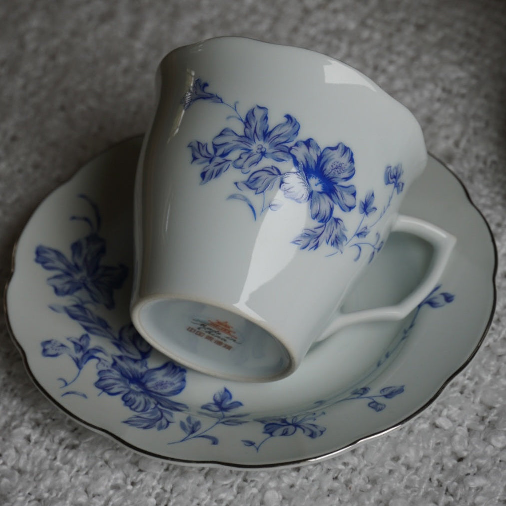 Ensemble de tasses "Shan" en porcelaine chinoise fleuries et bleutées (lot de 5)