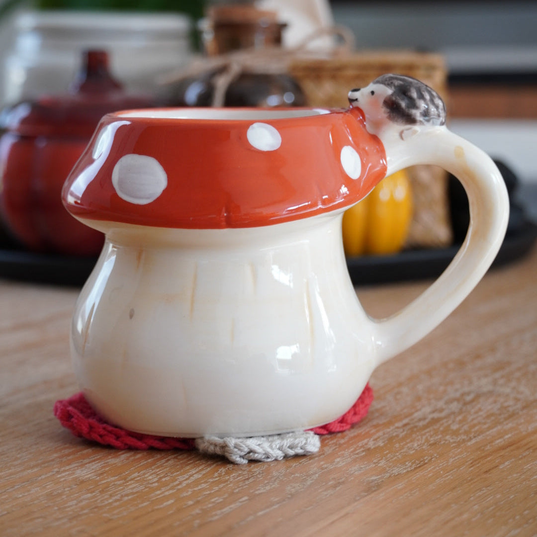 Sous-tasse en crochet champignon | rouge et blanc cassé