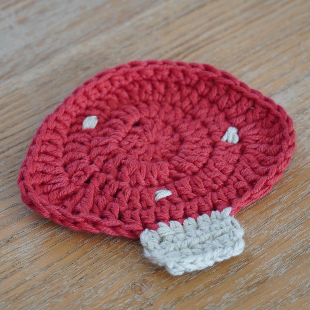 Sous-tasse en crochet champignon | rouge et blanc cassé