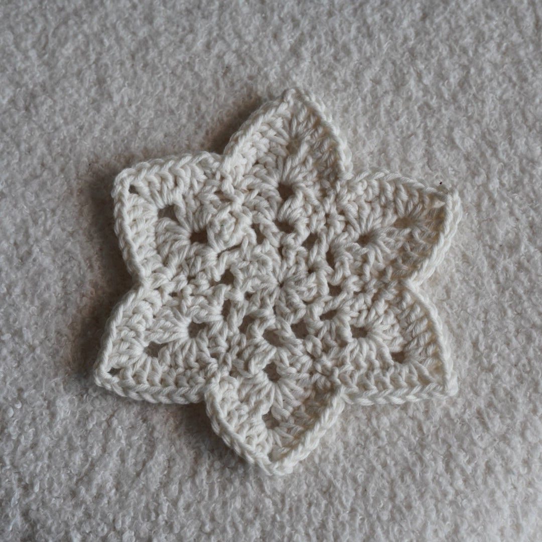 Sous-tasse en crochet étoile de Noël | blanc
