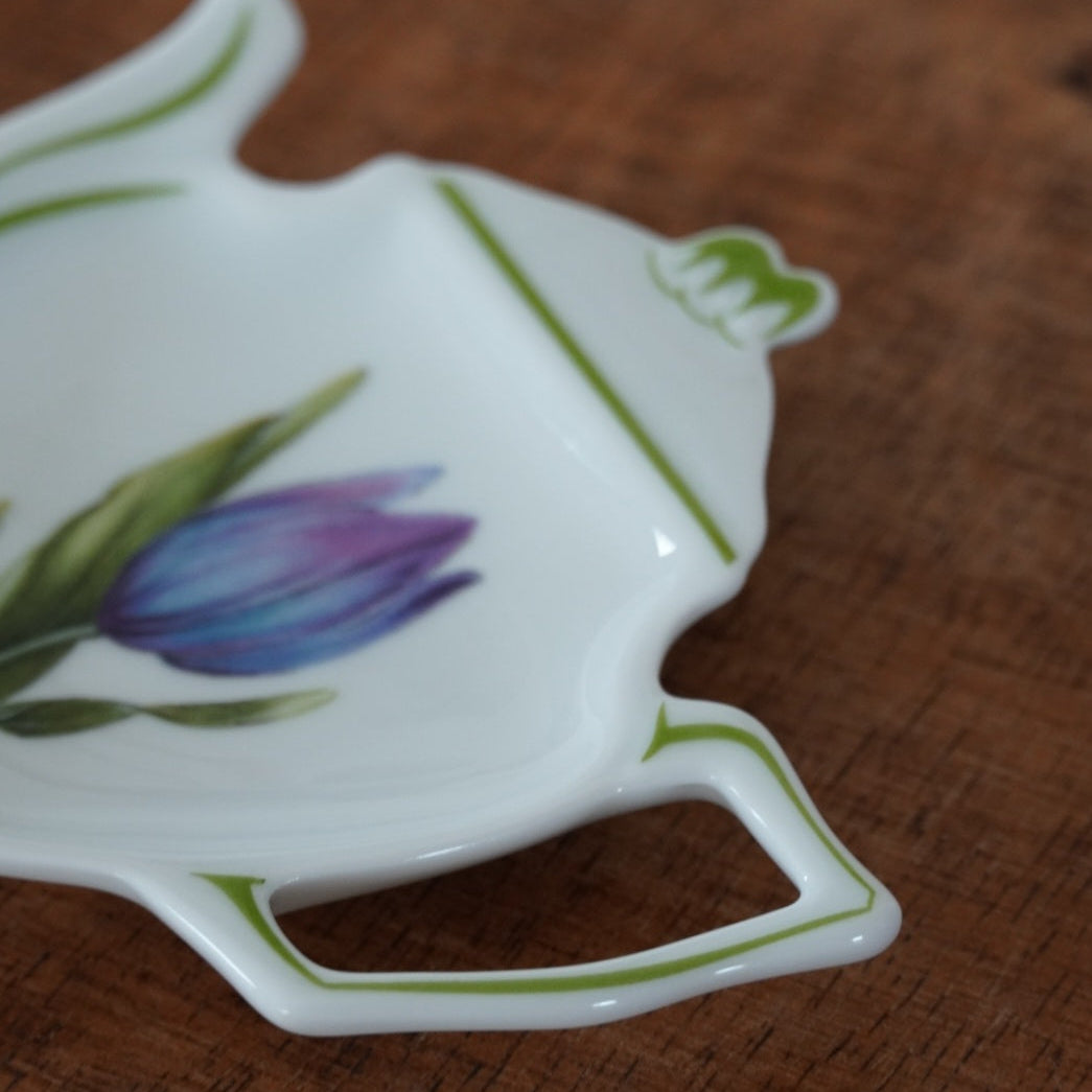 Repose-sachet "Quirin" en porcelaine de Limoges Raynaud fleuri tulipe