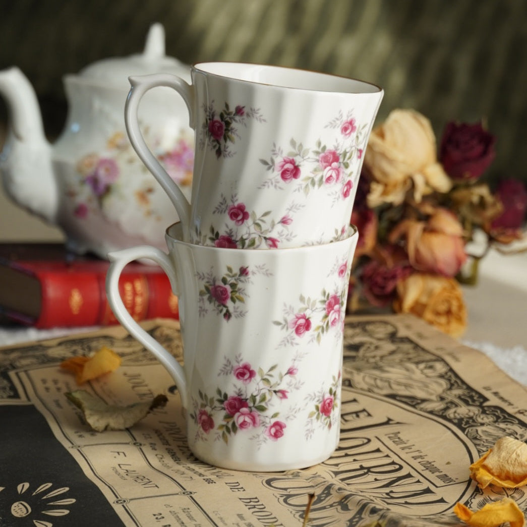 Tasse à thé en porcelaine anglaise - France Tasse à thé en porcelaine anglaise - France