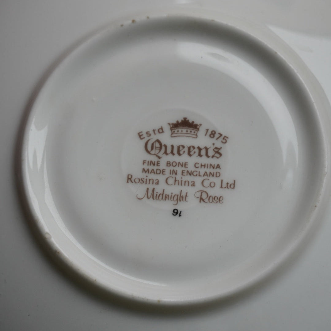 Tasse "Rosina" en porcelaine anglaise fleurie et dorée Queen's modèle Midnight Rose