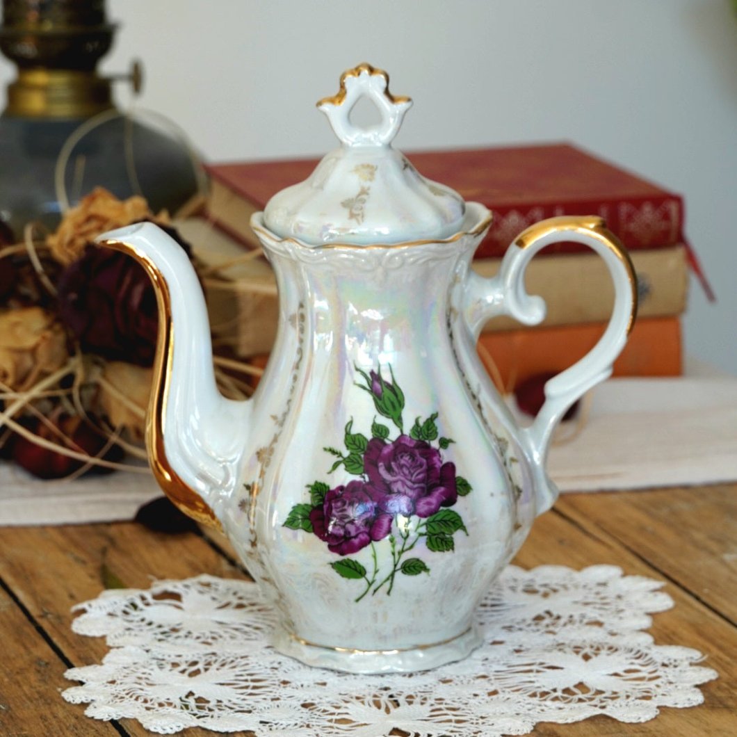 Service en porcelaine à thé ou à café italienne dorée et nacrée vintage