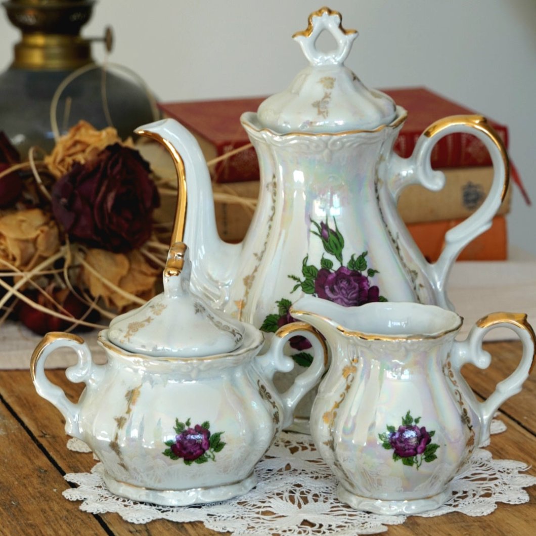 Service en porcelaine à thé ou à café italienne dorée et nacrée vintage