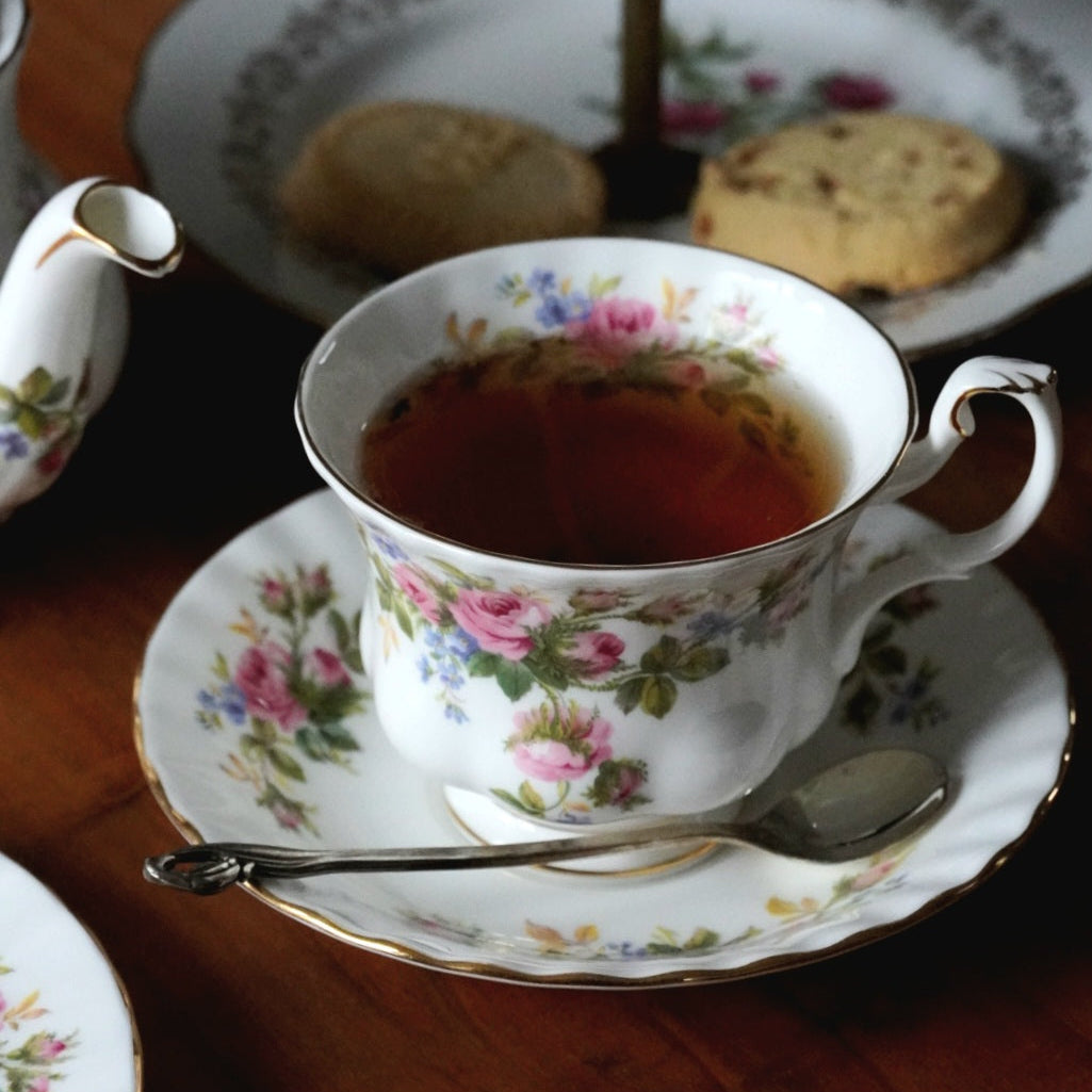 Service "Rosie" à thé ou à café en porcelaine anglaise Royal Albert Moss Rose