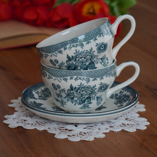 Tête-à-tête de grandes tasses "Roswitha" en porcelaine anglaise fleurie bleutée Enoch Wedgwood Tunstall Ltd. Asiatic Pheasants