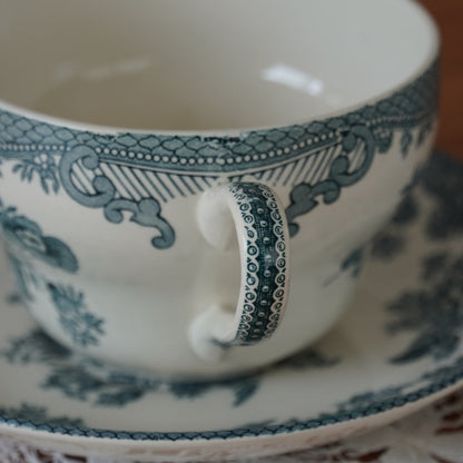 Tête-à-tête de grandes tasses "Roswitha" en porcelaine anglaise fleurie bleutée Enoch Wedgwood Tunstall Ltd. Asiatic Pheasants