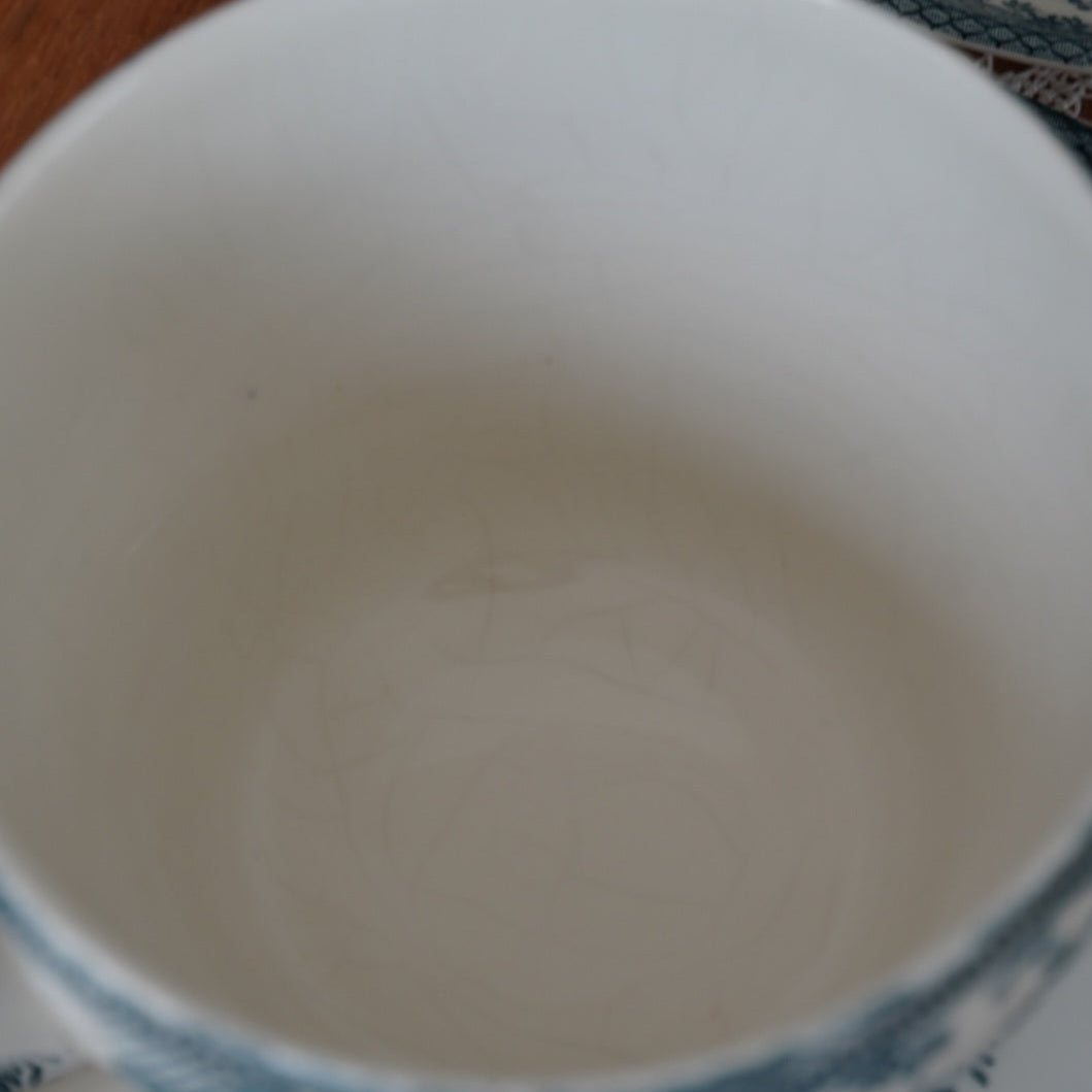 Tête-à-tête de grandes tasses "Roswitha" en porcelaine anglaise fleurie bleutée Enoch Wedgwood Tunstall Ltd. Asiatic Pheasants