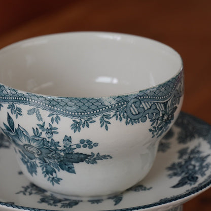 Tête-à-tête de grandes tasses "Roswitha" en porcelaine anglaise fleurie bleutée Enoch Wedgwood Tunstall Ltd. Asiatic Pheasants