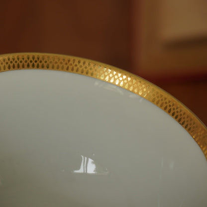 Grande(s) tasse(s) "Bertha" en porcelaine allemande blanche, torsadée et dorée PMR Bavaria Jaeger & Co Germany (lot de 1 ou de 2)