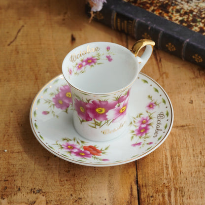 Tasse "Galice" du mois d'Octobre en porcelaine de Limoges fleuri et doré "So French" décor du Galion