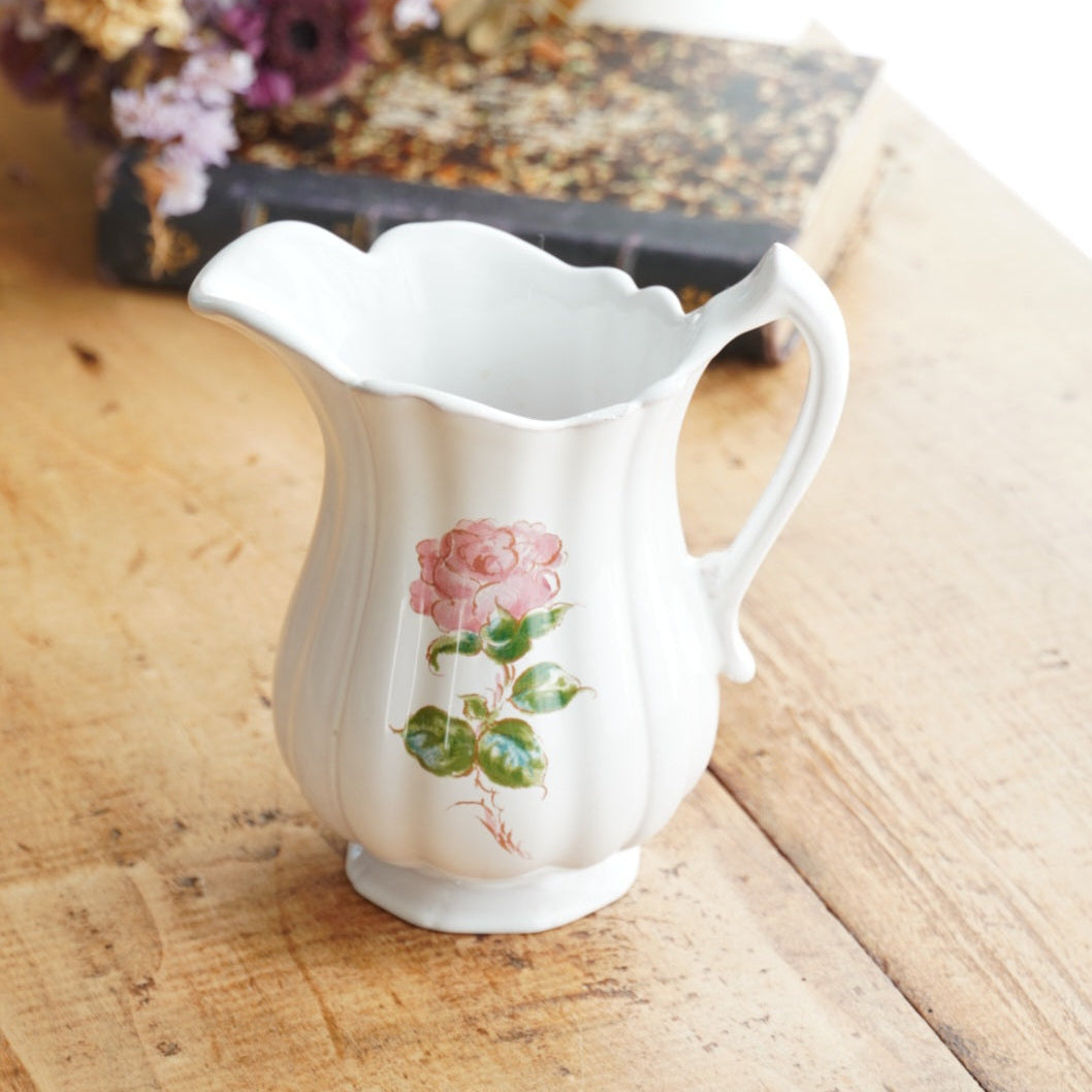 Pot à lait "Junie" en faïence française fleurie Motton