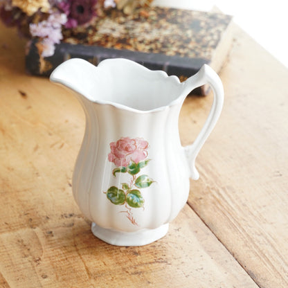 Pot à lait "Junie" en faïence française fleurie Motton
