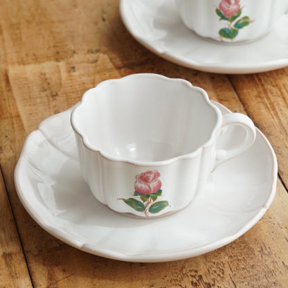 Tête-à-tête de grandes tasses "Junie" en faïence française fleurie et festonnée Motton