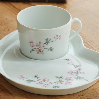 Grande tasse "Gloriande" et sa grande sous-tasse à gâteau en véritable porcelaine française fleurie