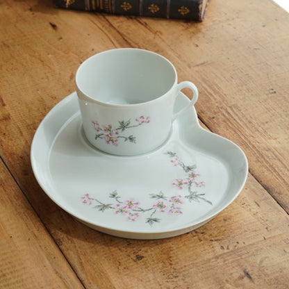 Grande tasse "Gloriande" et sa grande sous-tasse à gâteau en véritable porcelaine française fleurie