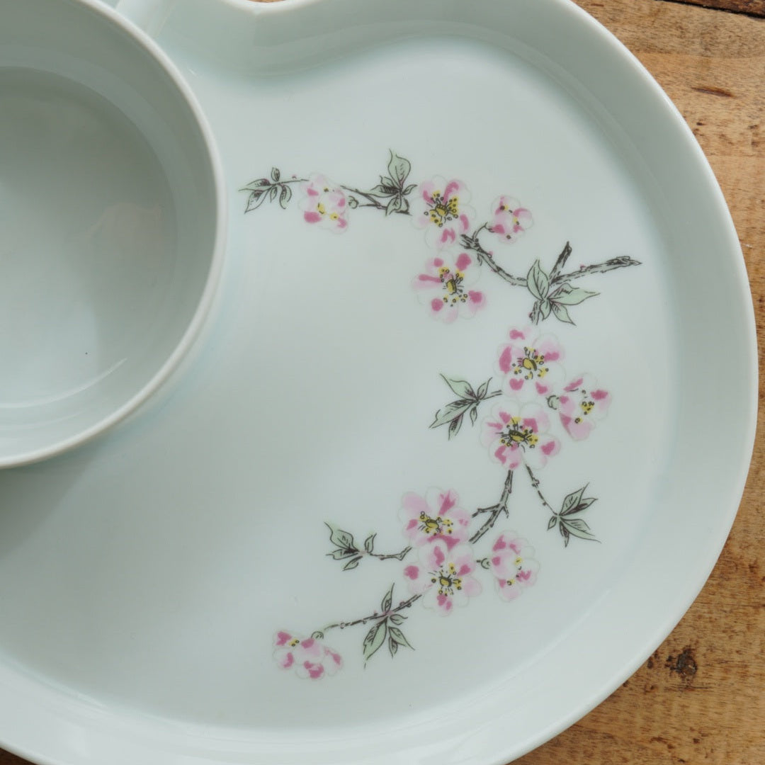 Grande tasse "Gloriande" et sa grande sous-tasse à gâteau en véritable porcelaine française fleurie