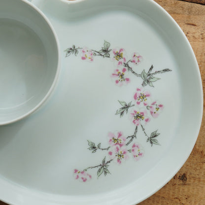 Grande tasse "Gloriande" et sa grande sous-tasse à gâteau en véritable porcelaine française fleurie