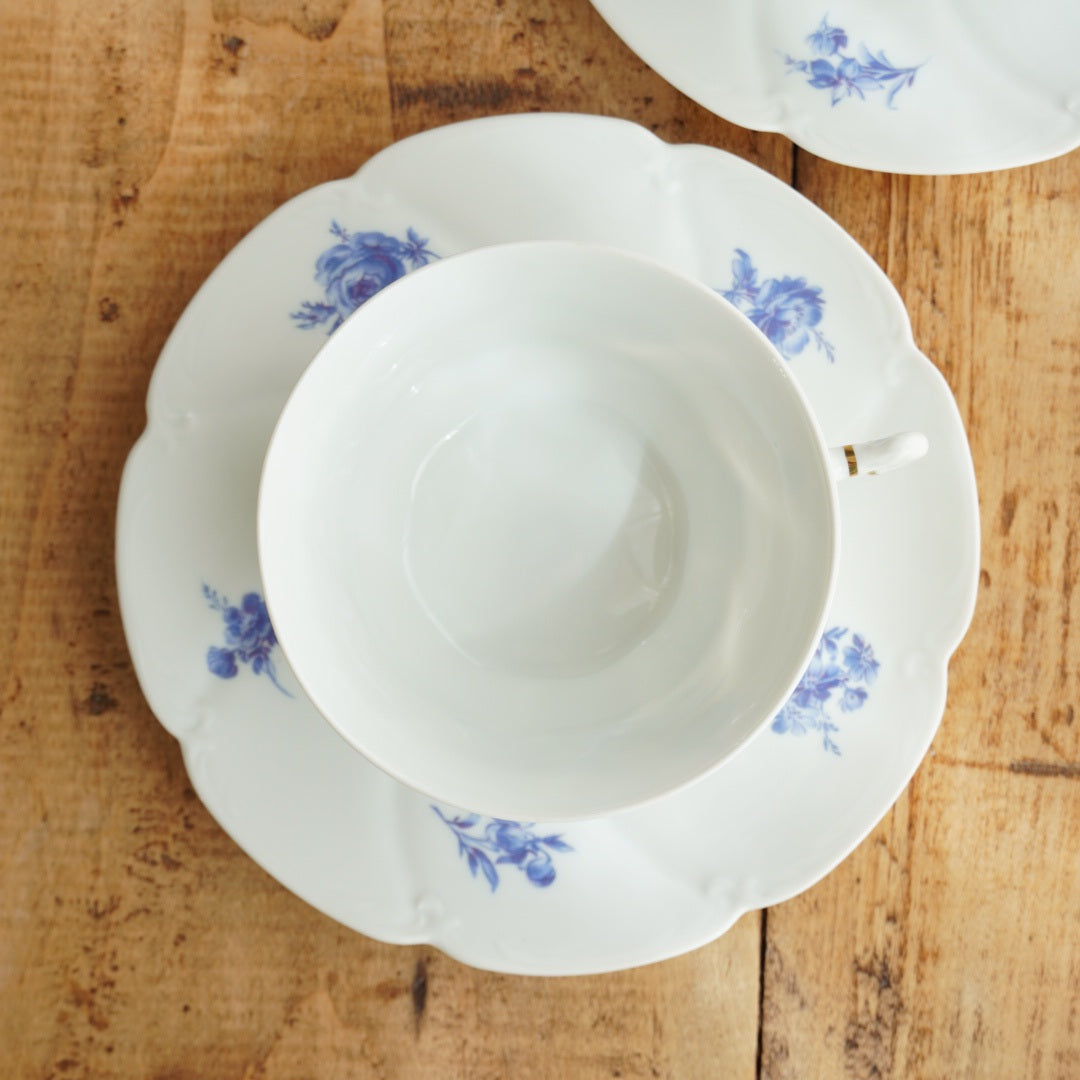 Tête-à-tête de grandes tasses "Théomée" en porcelaine fine de Limoges fleuries bleutées Jammet-Seignolles Exclusivité (rares)