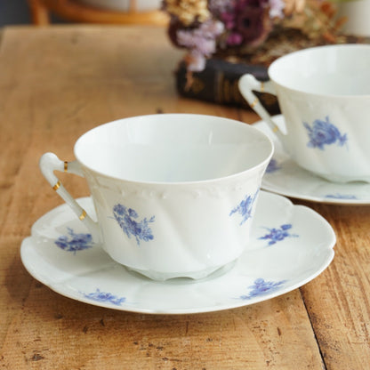 Tête-à-tête de grandes tasses "Théomée" en porcelaine fine de Limoges fleuries bleutées Jammet-Seignolles Exclusivité (rares)