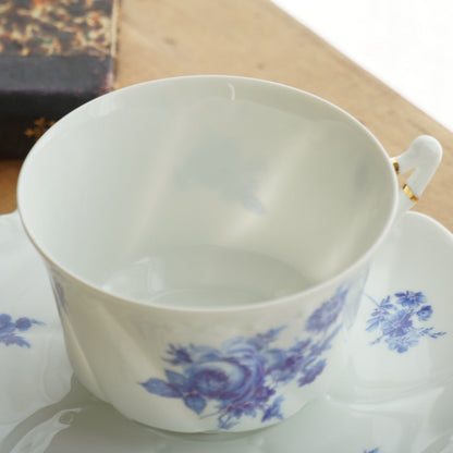 Tête-à-tête de grandes tasses "Théomée" en porcelaine fine de Limoges fleuries bleutées Jammet-Seignolles Exclusivité (rares)