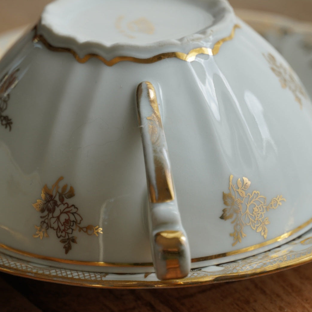 Tête-à-tête de tasses "Elielle" en porcelaine de luxe fleurie et dorée avec oiseaux